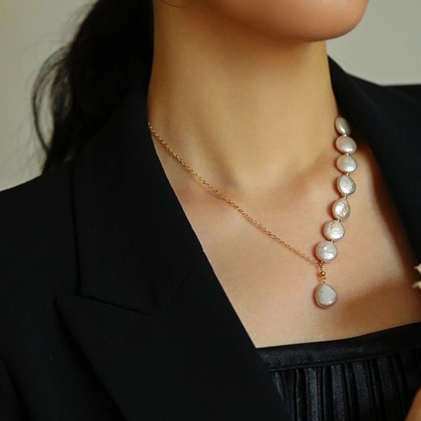 Button White Pearl Necklace Y Shape Baroque Pearl Link Necklace