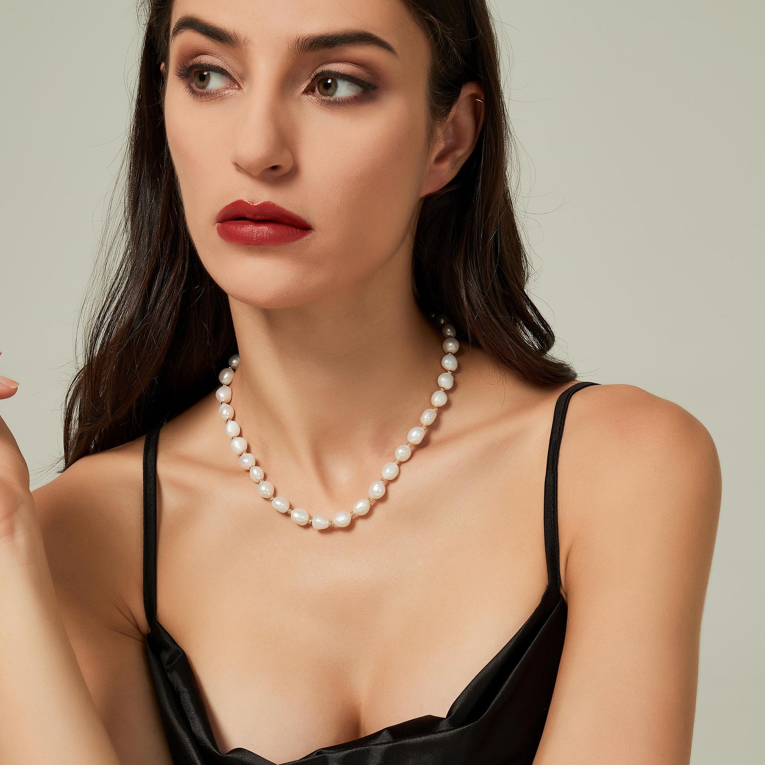 Pearl deals crown necklace