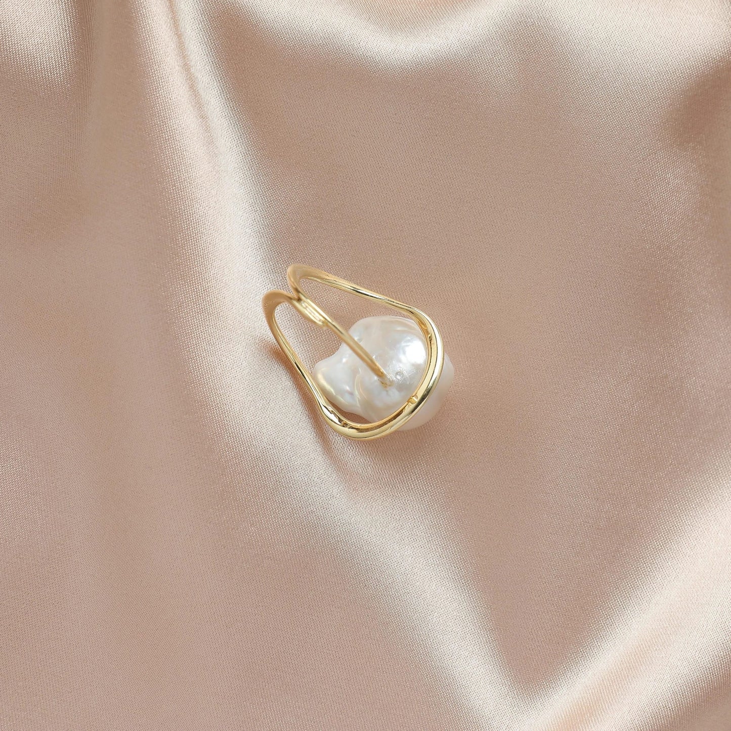 18K Gold Cultured Baroque Pearl Ring