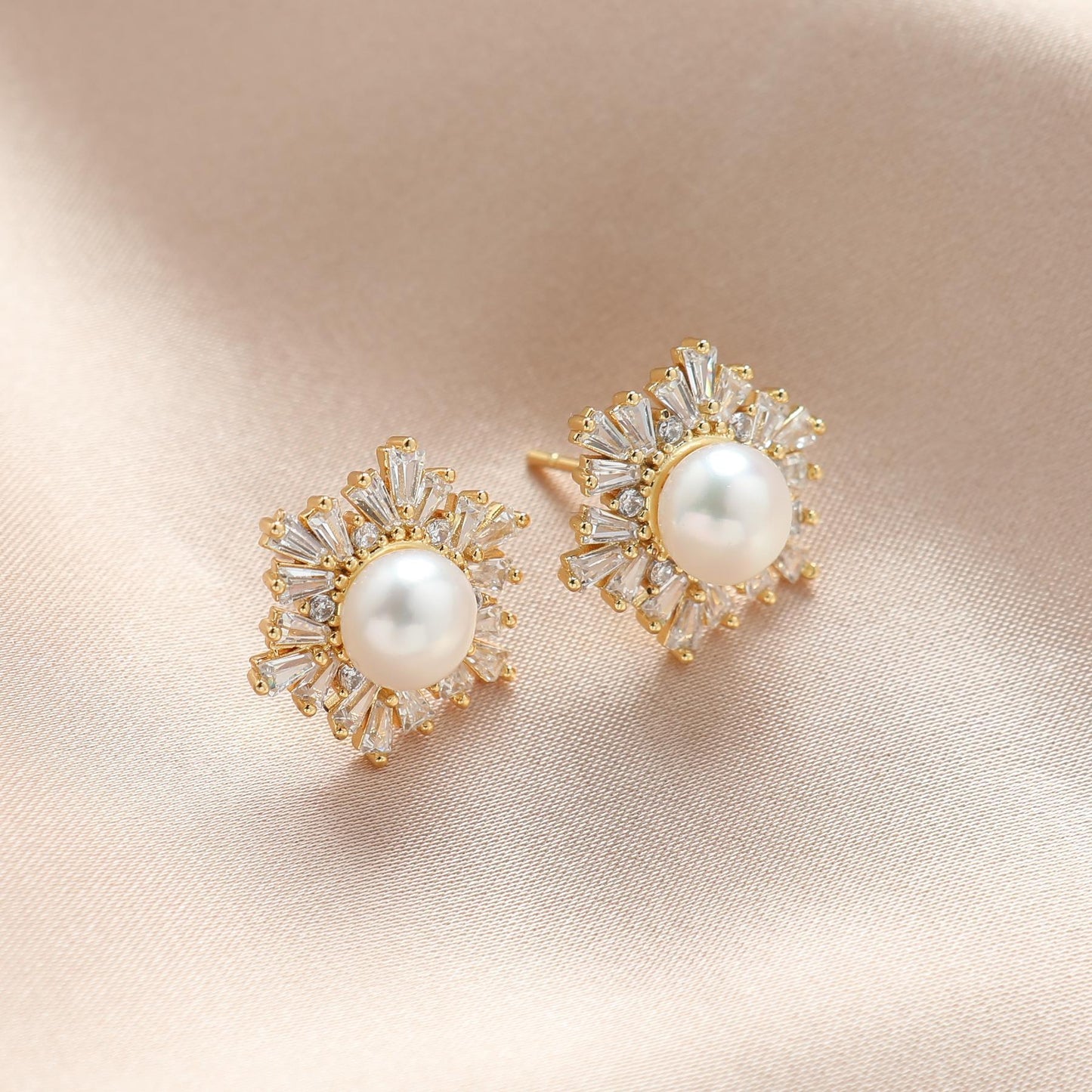 925 Sterling Silver Classic Snowflake Shape Pearl Studs Earrings with Cubic Zirconia