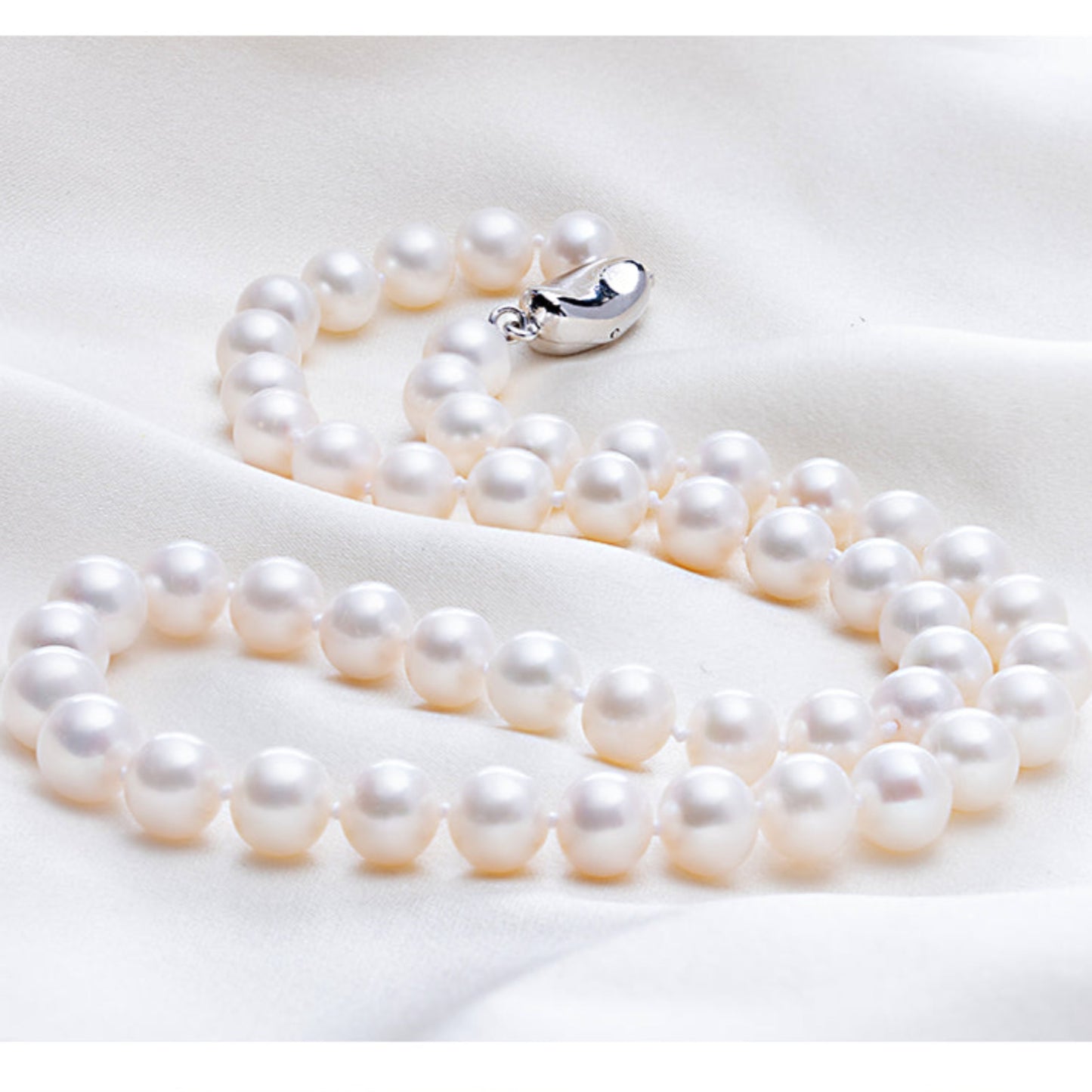 9.5-10mm Approximate Round White Freshwater Pearl Necklace