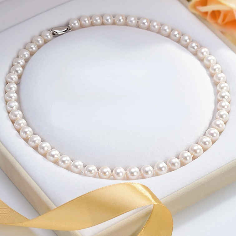 9-10mm Approximate Round White Freshwater Pearl Necklace